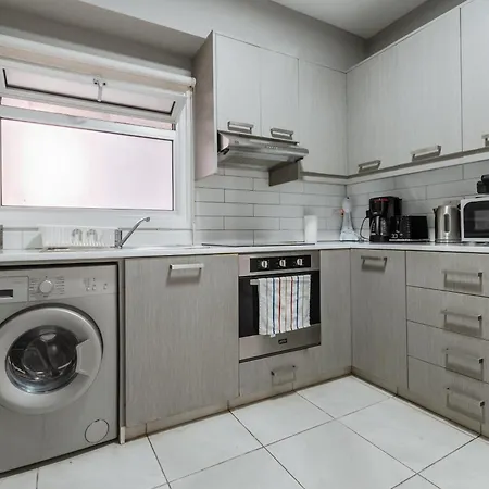 Paradise Promenade Apartment, 2min Distance From Marina Larnaca
