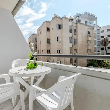 Paradise Promenade Apartment, 2min Distance From Marina Larnaka